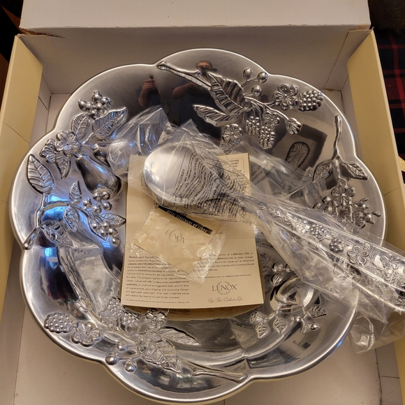 Lenox Orchard in Bloom Stainless Steel 15” Salad Bowl. - Picture 1 of 8